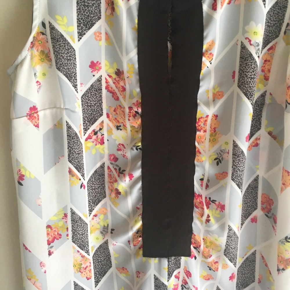 CAbi black and multicolor floral top size small - Picture 7 of 11